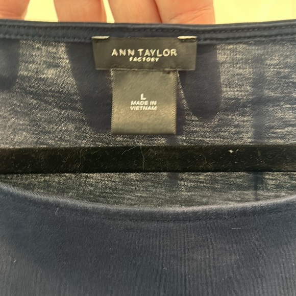 Large Ann Taylor 3/4 sleeve navy top. 100% cotton machine washable - Picture 2 of 6